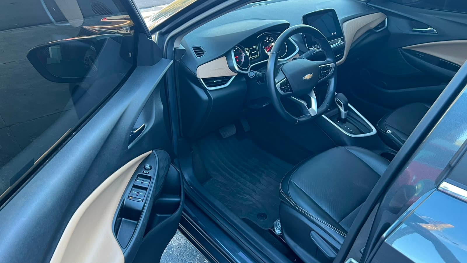 Chevrolet Onix Premier Turbo 2024 - Foto 3